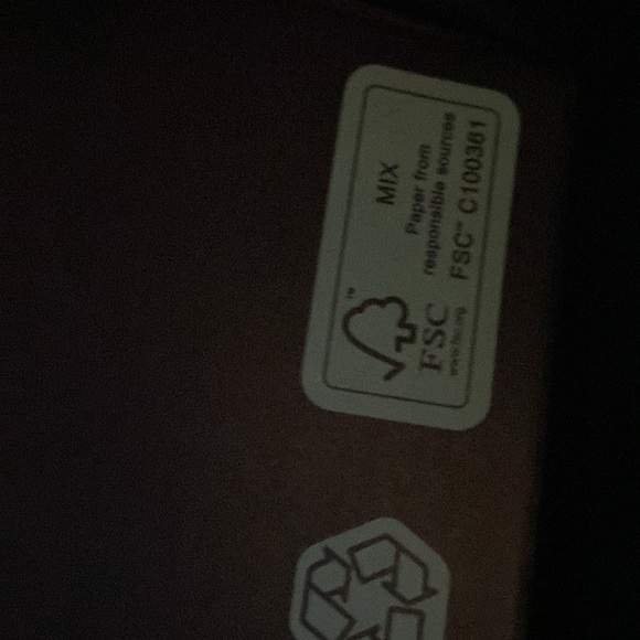 Gucci gift bag with matching gucci ribbon - Picture 4 of 5